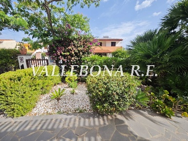 Foto Villa bifamiliare in Via Delle Mimose, Calasetta Centro di 98 m²