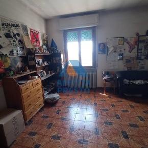 Foto Case semi ndipendenti a Empoli di 250 m² con 12 locali in vendita