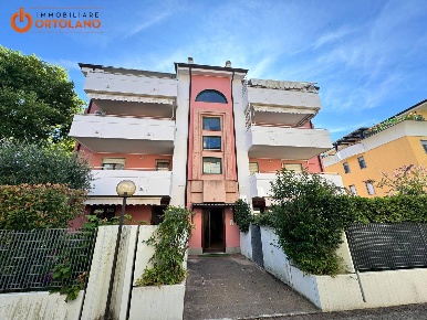 Foto Appartamento in Via Costanzi, Monfalcone di 100 m² con 3 locali