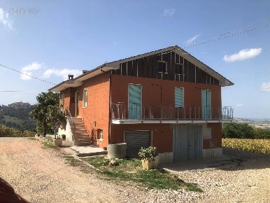 Foto Casa indipendente in C.da San Taddeo, Force di 230 m² con 10 locali