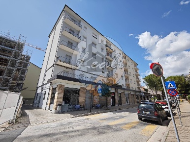 Foto Appartamento in VIALE BENADDUCI, Tolentino Centro di 128 m² in vendita