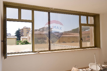 Foto Ufficio in VIA C.LAVIANO, Caserta Stadio di 300 m² con 5 locali