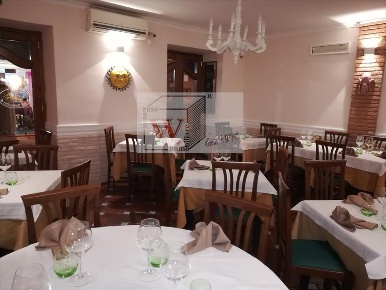 Foto Attività commerciale in VIA CRISTOFORO COLOMBO 26, Pozzuoli Porto