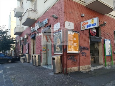 Foto Attività commerciale a Napoli Fuorigrotta di 80 m² con 3 locali