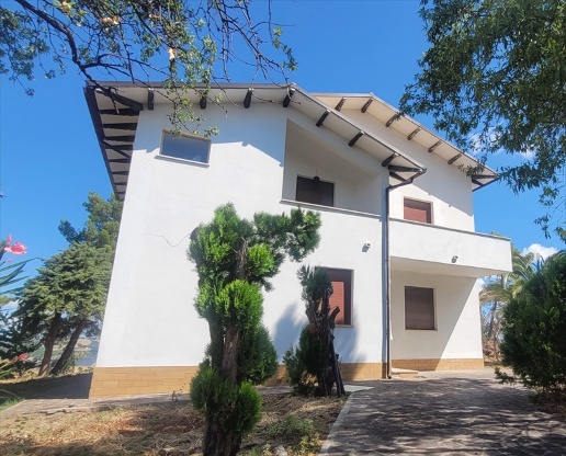 casa indipendente in vendita a Penne