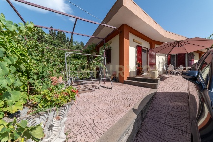 Foto Villa unifamiliare in Strada Comunale 9 Praiola  8, Riposto di 182 m²