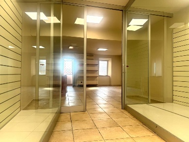 Foto Locale commerciale in Via Vittorio Emanuele, Anagni Centro di 80 m²