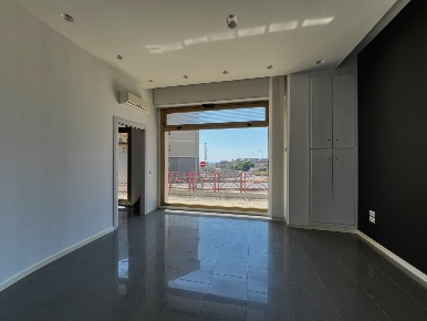 Foto Locale commerciale in Viale V. De Filippis 52, Catanzaro di 92 m²