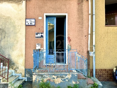 Foto Case semi ndipendenti in Via Sold. Stefano di Prima 32, Centro