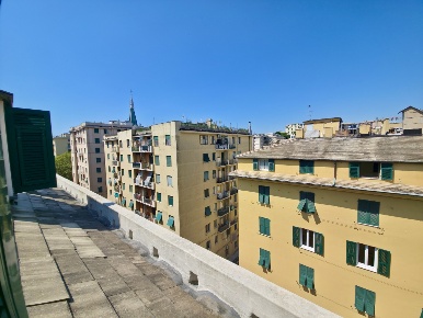 Foto Mansarde in Via della Libertà 24, Genova Foce di 80 m² con 5 locali