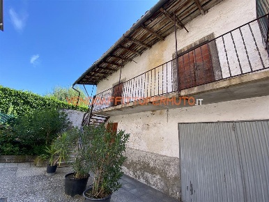 Foto Rustico in VIA FOSSE, Grumello del Monte Centro di 109 m² con 3 locali