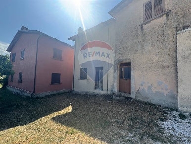 Foto Case semi ndipendenti in Localita' Mascionchie, Nocera Umbra di 100 m²