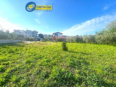 Foto Terreno residenziale in via gabriele melozzi, Teramo di 894 m²