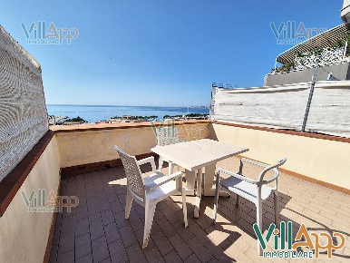 Foto Appartamento in Via Vitruvio, Formia Centro di 40 m² con 3 locali