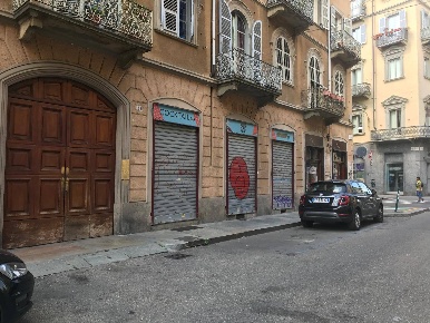 Foto Negozio in Via Sant'Anselmo, Torino San Salvario - Baretti di 80 m²