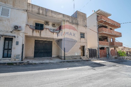 Foto Casa indipendente in VIA CARLO CARRA', Noto Centro di 210 m²