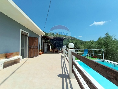 Foto Villa unifamiliare in S P 28, Sortino di 102 m² con 4 locali