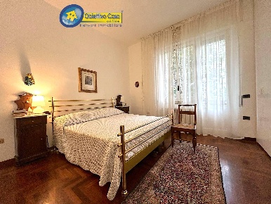 Foto Appartamento in via urbani, Teramo Centro di 145 m² con 5 locali