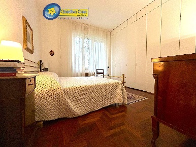 Foto Appartamento in via urbani, Teramo Centro di 145 m² con 5 locali