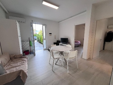 Foto Appartamento a Massa Marina di Massa Centro di 60 m² con 3 locali
