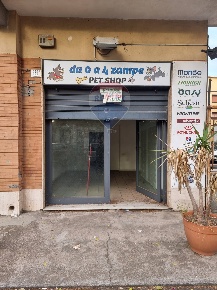 Foto Locale commerciale in VIA DEL BOSCO, Catania Barriera - Leucatia