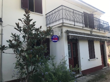 Foto Casa indipendente in STRADA BORGO, Pesaro Villa Ceccolini di 240 m²