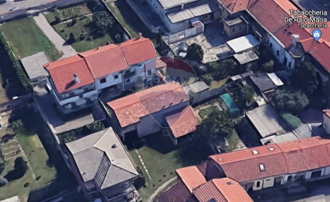 Foto Rustico in Piazza Risorgimento, Parabiago di 215 m² con 6 locali