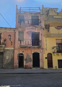 Foto Casa indipendente in Via Giuseppe Mazzini, Calatabiano di 215 m²
