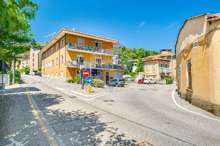 Foto Ufficio in VIA FILZI, Laveno-Mombello Laveno di 120 m² con 1 locali