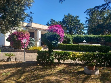 Foto Villa singola in Via Torbido, Aprilia Cogna di 110 m² con 4 locali