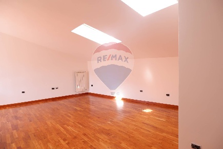 Foto Duplex in Via A.S. Mazzocchi, Caserta Corso Trieste di 198 m²