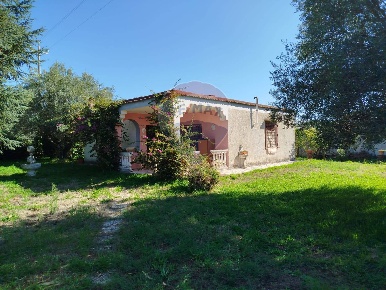 Foto Villa singola a Aprilia Cogna di 90 m² con 3 locali in vendita