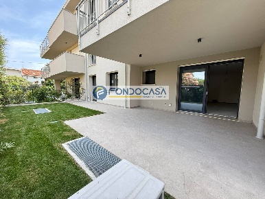 Foto Appartamento in via rambotti, Desenzano del Garda Desenzano Centro