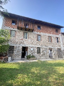 Foto Rustico in Via S. Chiara, Tavagnacco Feletto Umberto di 315 m²
