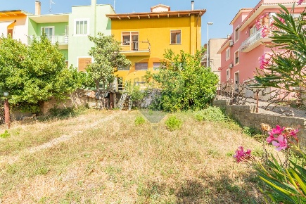 Foto Appartamento in Via Venezia, Canino Centro di 140 m² con 3 locali