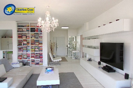 Foto Attico in via antonio gramsci, Teramo Centro di 160 m² con 5 locali