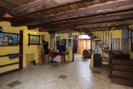Foto Casa indipendente in Via Archimede, Riposto Centro di 189 m²