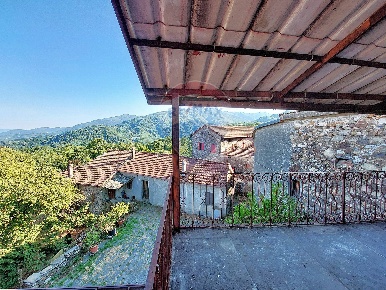 Foto Case semi ndipendenti in Loc. Oppilo, Pontremoli di 188 m² in vendita