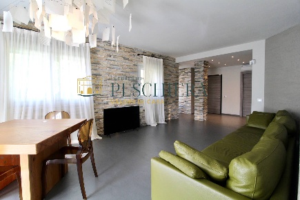 Foto Appartamento in Via Solferino, Peschiera del Garda Centro di 137 m²