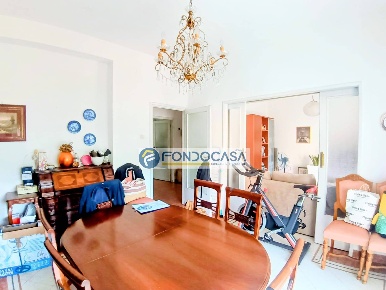 Foto Appartamento in via elisa, Carrara Centro di 115 m² con 5 locali