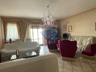 Foto Appartamento in via Regina Margerita, Francavilla di Sicilia di 150 m²