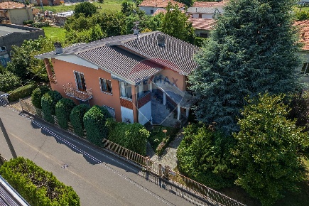 Foto Villa singola in VIA FERMI, Cairate Bolladello Peveranza di 250 m²