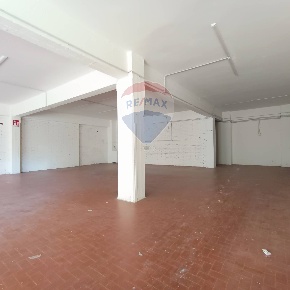Foto Laboratorio in VIA ROMA, Figline e Incisa Valdarno di 212 m²