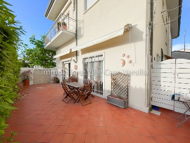 Foto Appartamento in Via Giosuè Carducci, Camaiore Lido di Camaiore