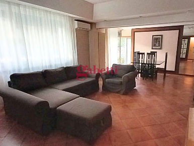 Foto Appartamento a Riccione Centro di 150 m² con 5 locali in vendita