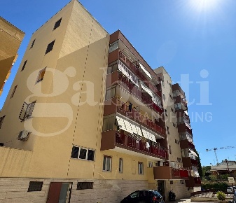 Foto Appartamento in GARIBALDI, Bari Santo Spirito di 80 m² con 3 locali