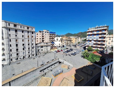 Foto Appartamento in Zara, Salerno Centro di 130 m² con 5 locali in vendita