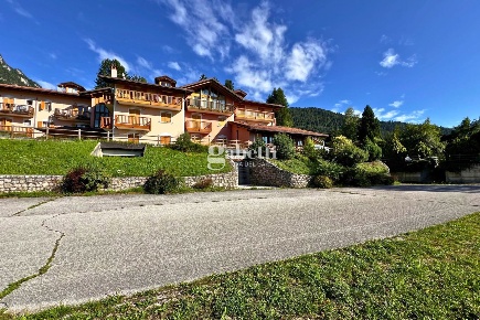 Foto Rustico in Via Loc.Cavaione 142/A, Bleggio Superiore di 1000 m²