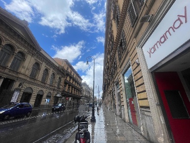 Foto Negozio in Via Roma 217/219, Palermo Castellammare di 150 m²