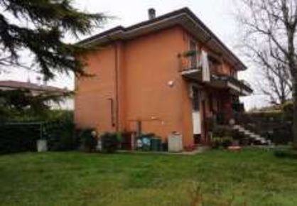 Foto Appartamento in Via Ungaretti, Curtatone Cerese di 166 m² con 8 locali